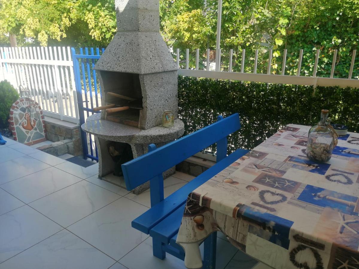 Villa Blue House Nea Kallikrateia Buitenkant foto